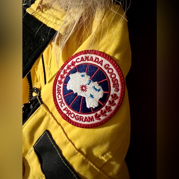 Yellow Montebello Canada Goose parka, perfect condition! - Picture 2 of 7
